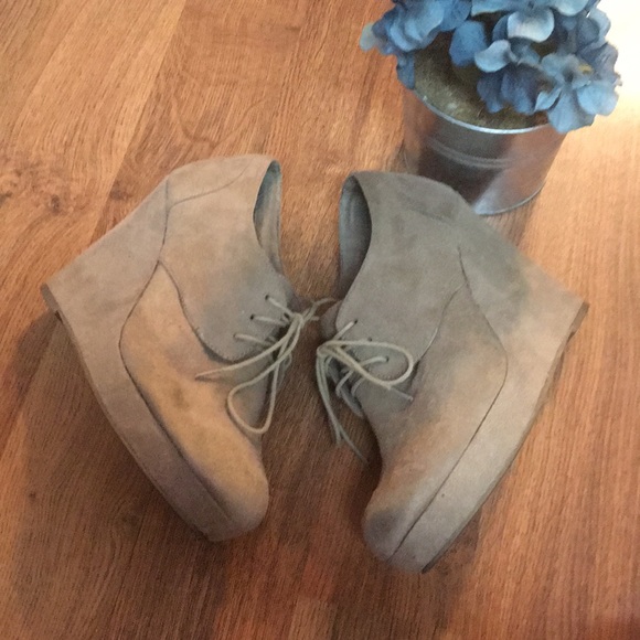 Kirra Shoes - 🍁Kirra 🍁Tan Wedge Ankle Boot Sz 8